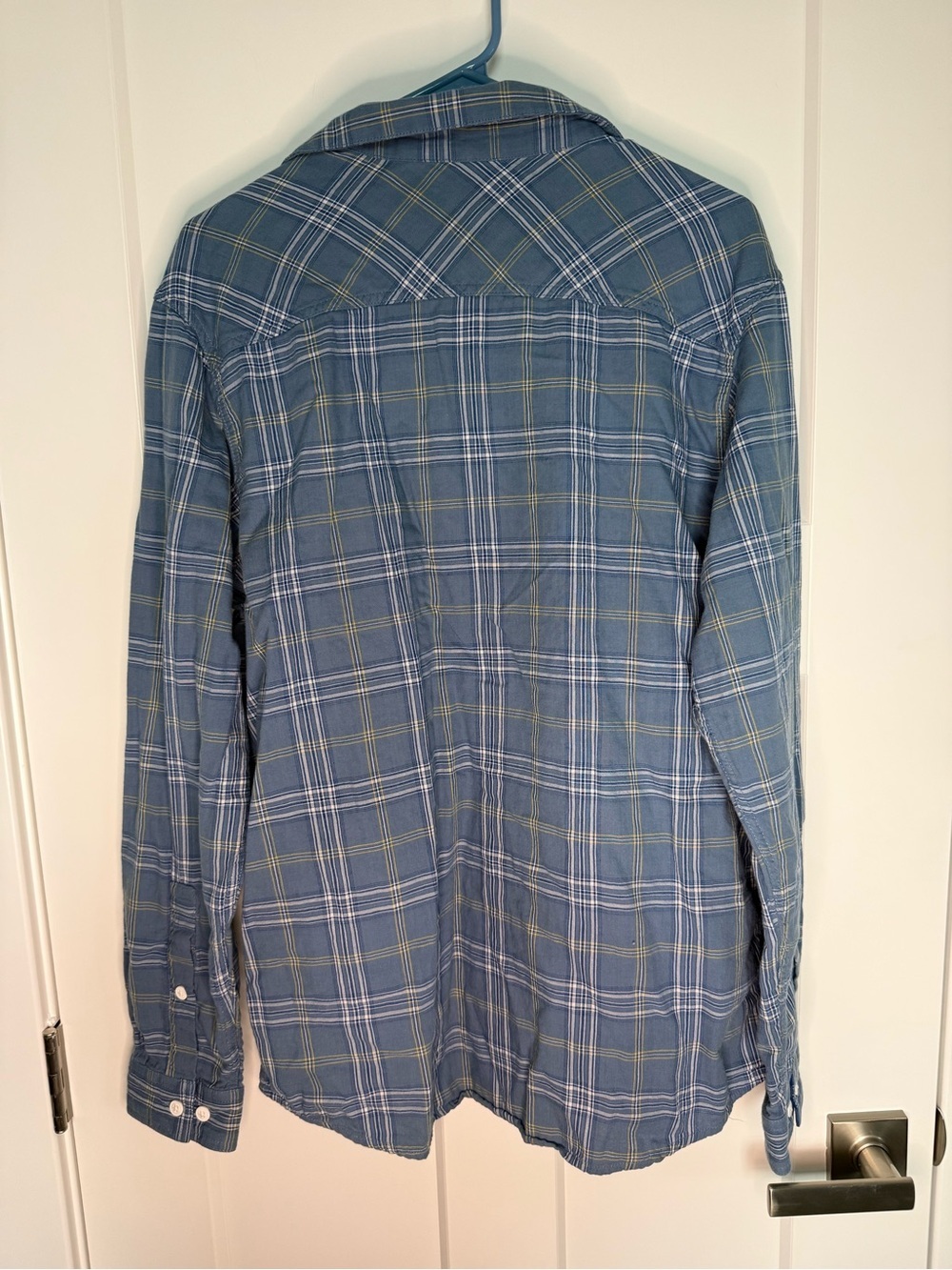 Men's Blue Plaid Long-Sleeve Button-Down Shirt outdoors fisherman camping - Picture 2 of 10
